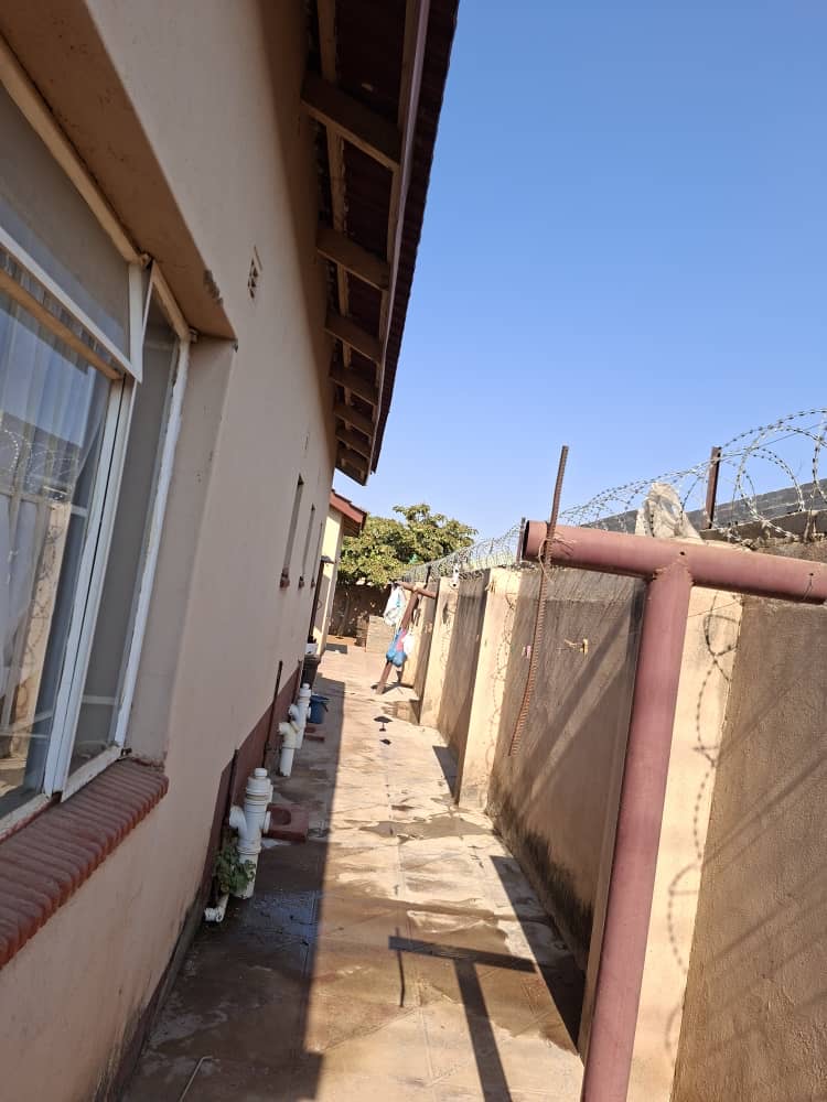 New Medium Density 8-Roomed House — For Sale — image 2